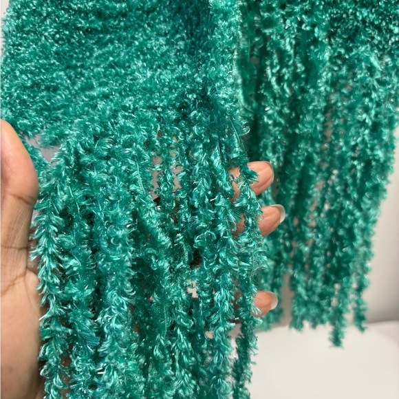 Emerald Green Textured Scarf SKU 5012 - Picture 2 of 5